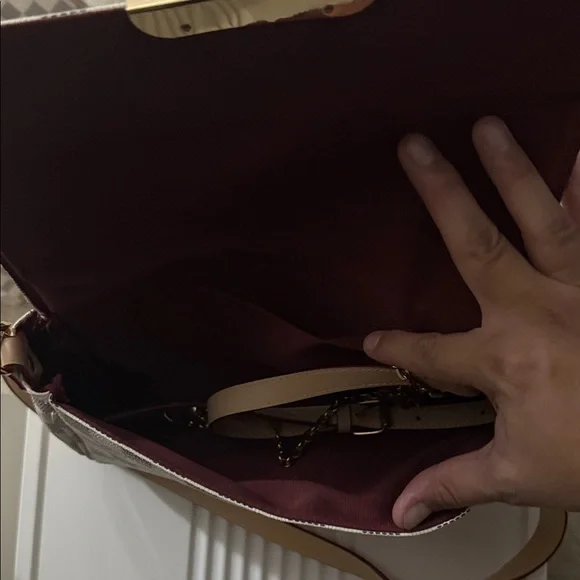 Stylish Checkered Shoulder Bag - Picture 3 of 3